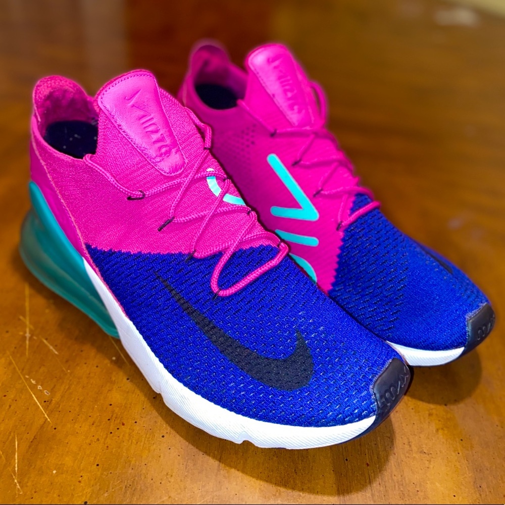 NIKE AIR MAX